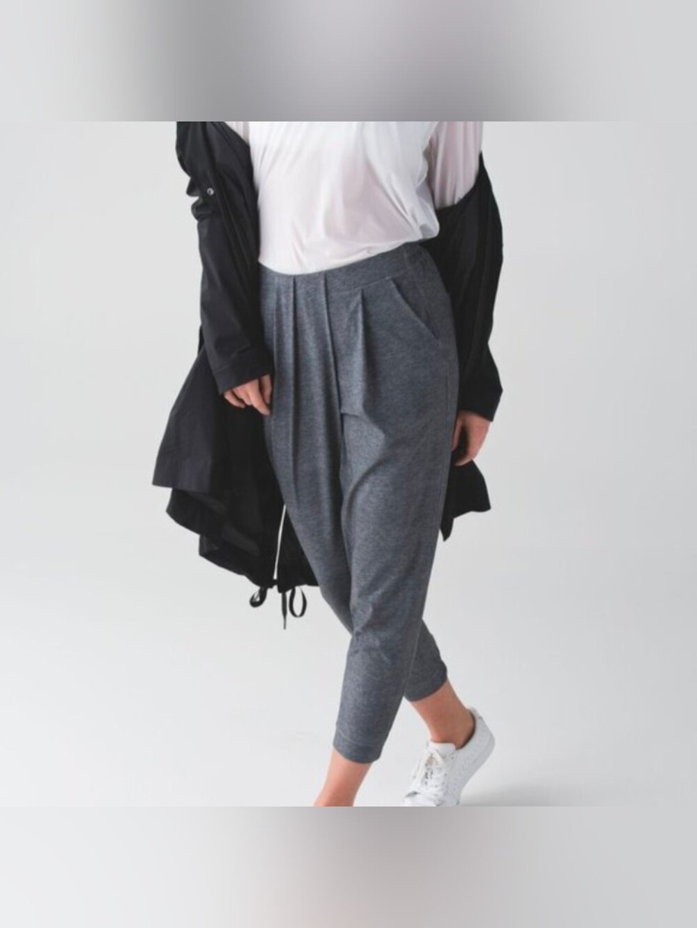 Lululemon Keepsake Grey Studio Pleated Jogger Pant - Size 8 - Picture 4 of 7